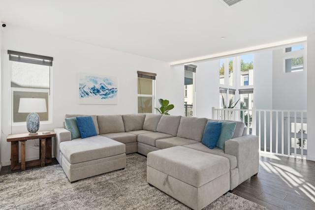 8337 Summit way, San Diego CA: https://media.crmls.org/mediaz/9c834477-b397-429a-bc10-22a239dee923.jpg