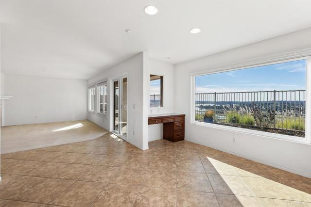 Detail Gallery Image 8 of 35 For 10067 Challenger Cir, Spring Valley,  CA 91978 - 3 Beds | 2/1 Baths