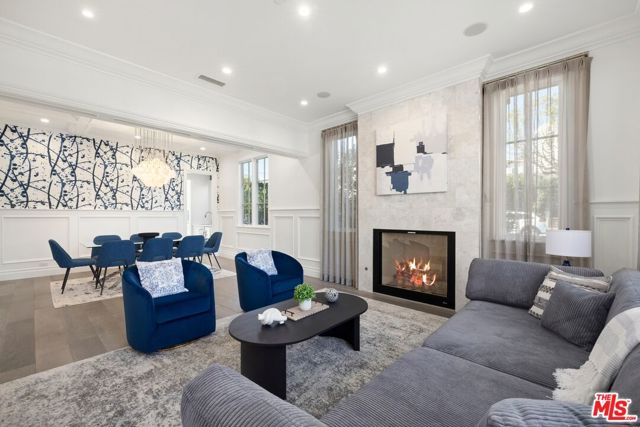 1401 Warner Avenue, Los Angeles CA: https://media.crmls.org/mediaz/9c83df62-c750-4547-85d0-47d85b871e52.jpg