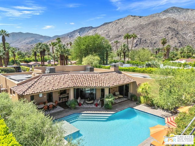 248 E Palo Verde Avenue, Palm Springs CA: https://media.crmls.org/mediaz/9c855e3c-ba07-49ca-8007-7512e06af3c4.jpg