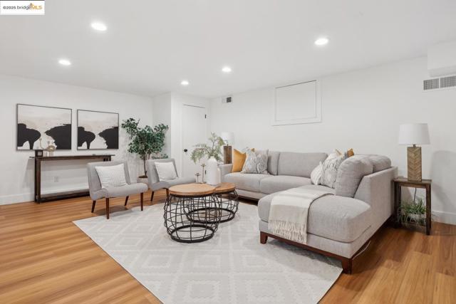 1127 Hillview RD, Berkeley CA: https://media.crmls.org/mediaz/9c8606fb-8820-477a-9d85-cd623098b77f.jpg