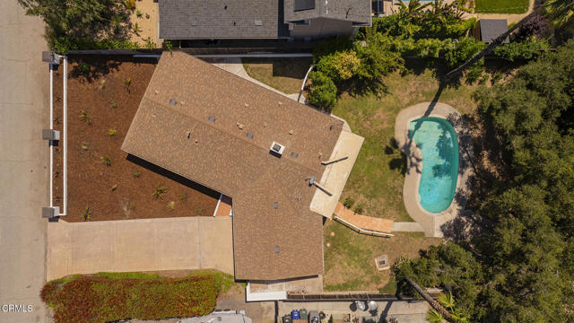 1853 Country Place, Ojai CA: https://media.crmls.org/mediaz/9c871492-50dc-4fb1-8090-fbe298a588cc.jpg