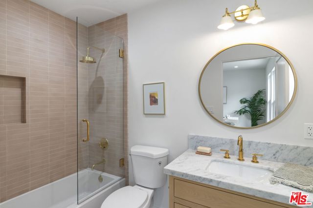 Image 33 of 56 For 4525 Greenbush Avenue