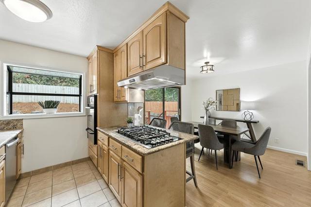 1527 Terra Nova Boulevard, Pacifica CA: https://media.crmls.org/mediaz/9c8804e7-ee8c-4585-b9a9-36dcb7d82a55.jpg