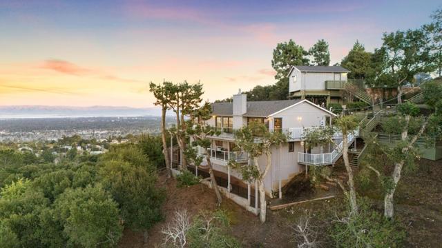 560 California Way, Woodside CA: https://media.crmls.org/mediaz/9c8810bc-dd1e-4ac5-9cce-c064ac861862.jpg
