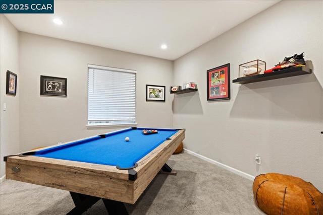 369 Parkfield Way, Oakley CA: https://media.crmls.org/mediaz/9c88ce1e-4259-4a4d-862e-790acbcf13b2.jpg