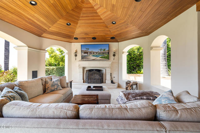 20 Via Terrasol, Camarillo CA: https://media.crmls.org/mediaz/9c8a0c72-7cb5-4373-88bb-beec24717959.jpg