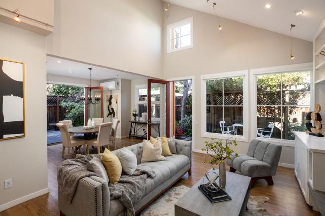 988 Menlo Avenue, Menlo Park CA: https://media.crmls.org/mediaz/9c8a4b72-6287-4c4d-9a13-a80f93a6dfdd.jpg
