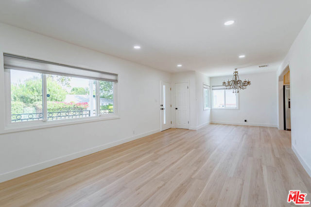 6627 Ranchito Avenue, Valley Glen CA: https://media.crmls.org/mediaz/9c8ac285-bdaf-4081-8173-5754947eb9cc.jpg