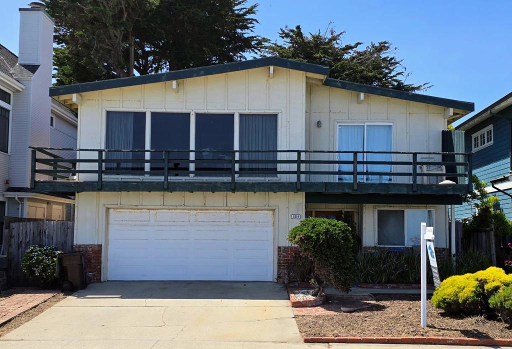 2214 W Cliff Drive