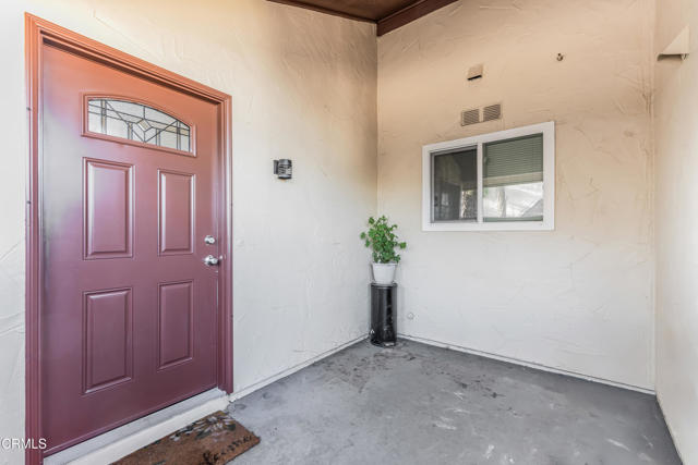 Detail Gallery Image 2 of 22 For 261 Glenwood Dr, Oxnard,  CA 93030 - 2 Beds | 1/1 Baths