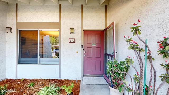 232 Gazania Court, Thousand Oaks CA: https://media.crmls.org/mediaz/9c8b9613-ef70-4e16-8f8a-0c6c592486c9.jpg