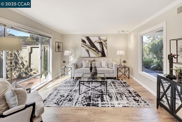 2424 Tice Creek Dr., Walnut Creek CA: https://media.crmls.org/mediaz/9c8baca9-e5a5-4211-b1fc-b88f17a75c7f.jpg