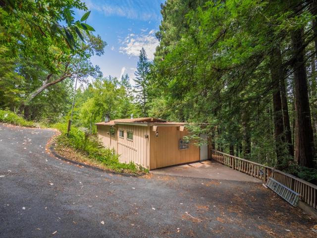 325 Woodland Drive, Scotts Valley CA: https://media.crmls.org/mediaz/9c8bebcb-4a53-4a52-bbec-463d568935cc.jpg