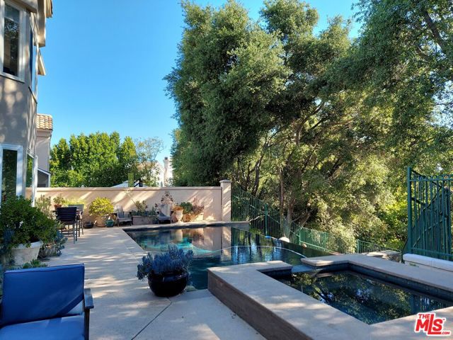 4342 Park Verdi, Calabasas CA: https://media.crmls.org/mediaz/9c8c5575-bca3-479b-a636-8ec58ed4b1ee.jpg