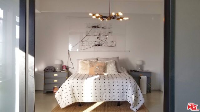 849 S Broadway, Los Angeles CA: https://media.crmls.org/mediaz/9c8c9a0d-97df-49ef-ad01-3172f8feda8c.jpg