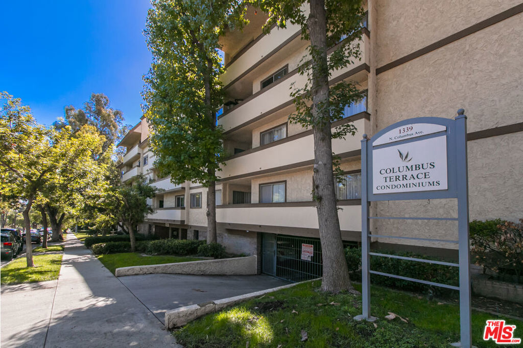 1339 N Columbus Avenue #304