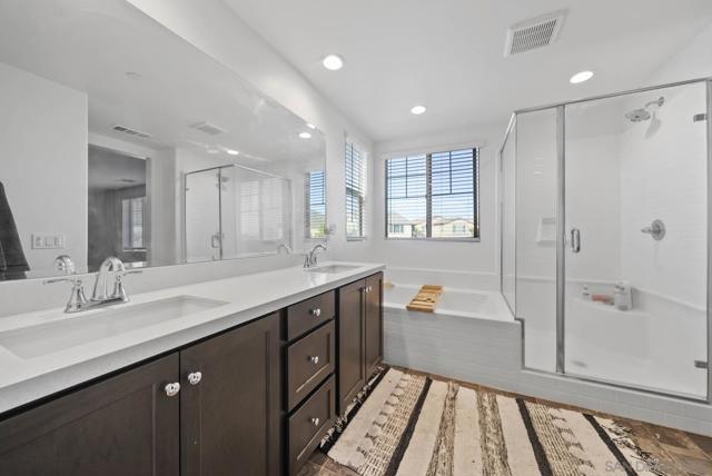 29566 Nini Ct, Winchester CA: https://media.crmls.org/mediaz/9c8d1228-8ef6-4176-bd1f-23a475edd5bb.jpg