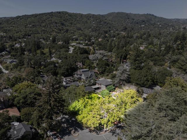 327 Bachman Avenue, Los Gatos CA: https://media.crmls.org/mediaz/9c8d2935-7631-48a4-9c94-5ee30c2ecd1f.jpg