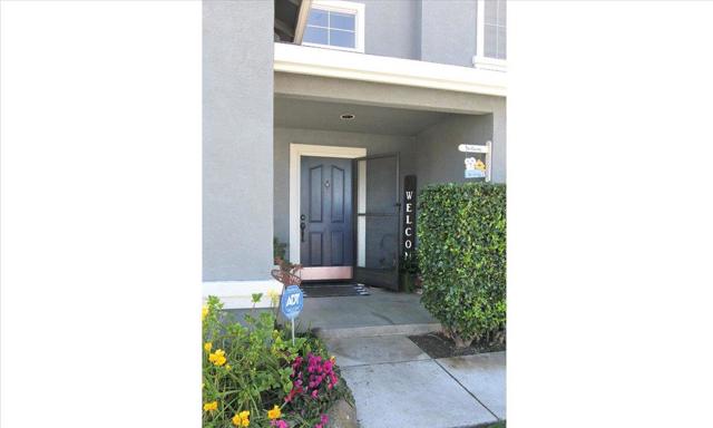 2155 Beachwood Court, Hollister CA: https://media.crmls.org/mediaz/9c8da2d3-e7f3-42d2-9959-dc1fa5659254.jpg