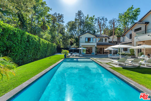 16144 HIGH VALLEY Place, Encino CA: https://media.crmls.org/mediaz/9c8e0b83-93cb-4645-966c-78a26f6a071c.jpg