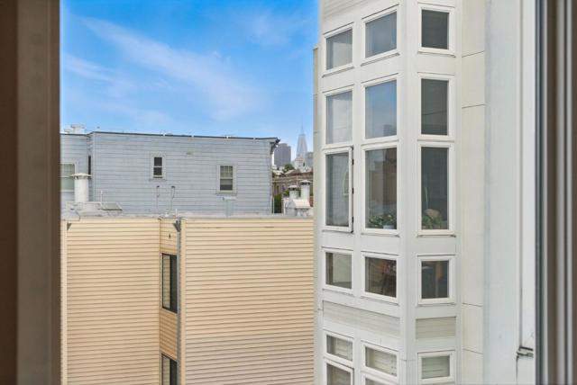 3208 Pierce Street, San Francisco CA: https://media.crmls.org/mediaz/9c8e1fd5-d03c-4b10-8b85-79573156b994.jpg