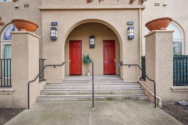 3240 Maguire Way, Dublin CA: https://media.crmls.org/mediaz/9c8e6662-6c77-440a-ab76-a95cc3480621.jpg