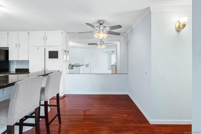 7087 Camino Revueltos #302, San Diego CA: https://media.crmls.org/mediaz/9c8ff40b-754f-4d60-838c-942c461e42ce.jpg