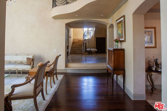 3501 Caribeth Drive, Encino CA: https://media.crmls.org/mediaz/9c901162-061a-4e0f-a38d-9120e5bcfbbd.jpg