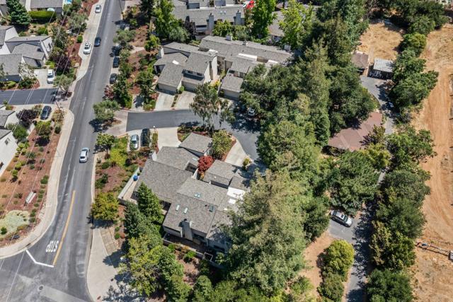 109 Oakland Place, Los Gatos CA: https://media.crmls.org/mediaz/9c901472-7e1e-4009-b571-185bfeec91b6.jpg