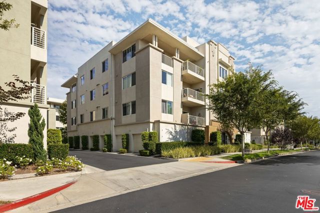 12920 Central Avenue, Hawthorne, California 90250, 2 Bedrooms Bedrooms, ,2 BathroomsBathrooms,Condominium,For Sale,Central,24426236