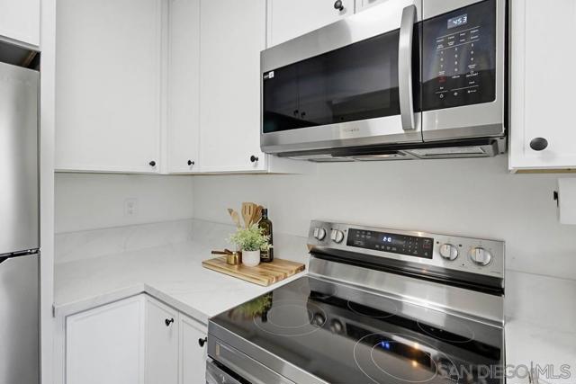 Image 18 of 48 For 3242 Ashford St  K