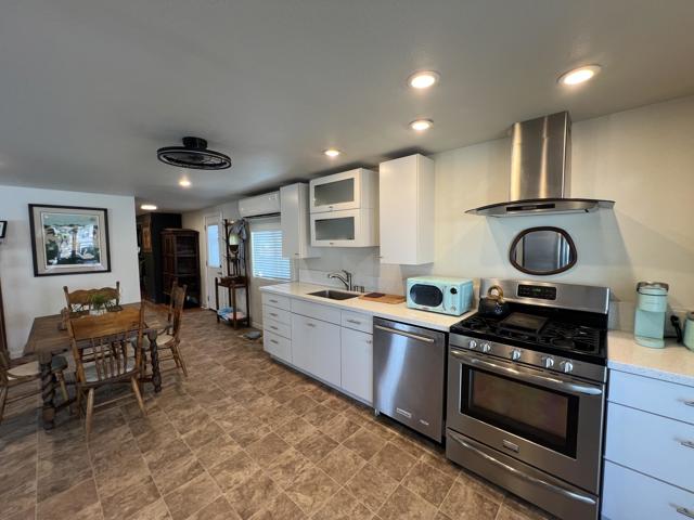 3 Sand Creek, Cathedral City CA: https://media.crmls.org/mediaz/9c91a69a-7e20-4400-9cde-6b0f082eed88.jpg