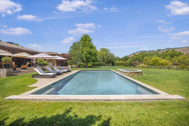 12240 Heritage Way, Gilroy CA: https://media.crmls.org/mediaz/9c91e5aa-9de9-40f6-9104-c0fd59df4562.jpg