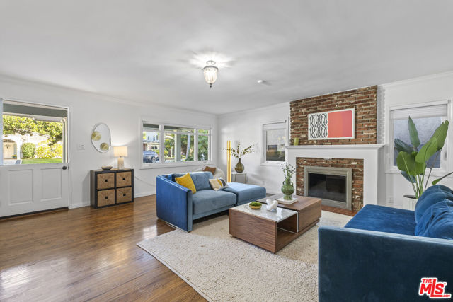 505 Panama Avenue, Long Beach CA: https://media.crmls.org/mediaz/9c927dc1-32a5-410a-bdab-1744c7e6828d.jpg