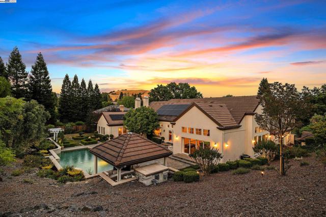24 Timberview Ct., Danville CA: https://media.crmls.org/mediaz/9c931d13-487d-4688-afc4-8a74ab7cc057.jpg