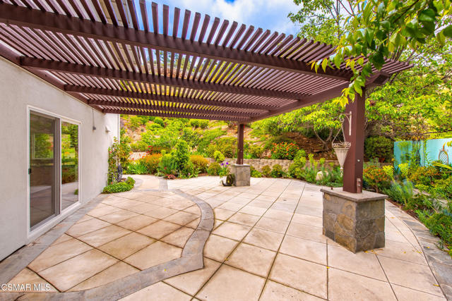 1253 Willsbrook Court, Westlake Village CA: https://media.crmls.org/mediaz/9c938ef7-9f4e-4519-b714-e5285b0dba6c.jpg