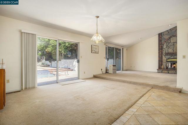 3323 Diablo Cir, Pinole CA: https://media.crmls.org/mediaz/9c9486cf-c957-4472-93cc-842d6a0ef5ec.jpg