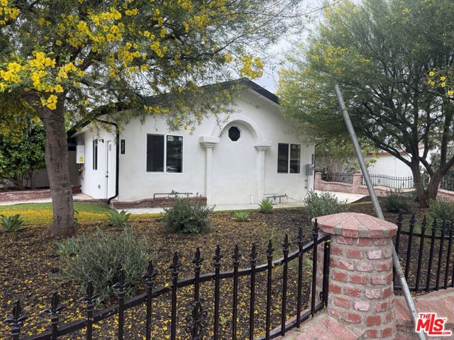 19330 Lanark Street photo 2