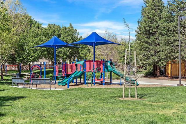 3641 Shenandoah Ct, Pleasanton CA: https://media.crmls.org/mediaz/9c9570d4-e113-49d1-a04a-b33f8a2f57d7.jpg