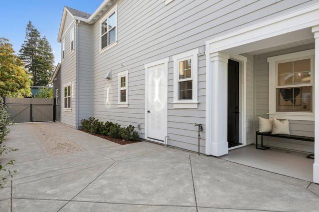 163 Iris Street, Redwood City CA: https://media.crmls.org/mediaz/9c957dd0-d9c5-475e-910e-9e1d00f5dbf8.jpg
