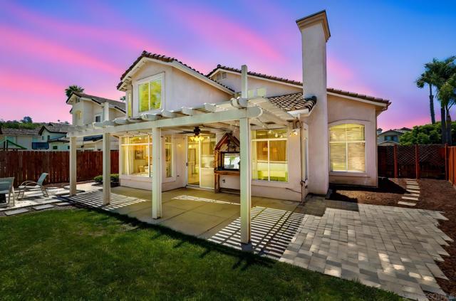 838 Masters Dr, Oceanside CA: https://media.crmls.org/mediaz/9c966585-efc2-435c-b662-9151e67790e3.jpg