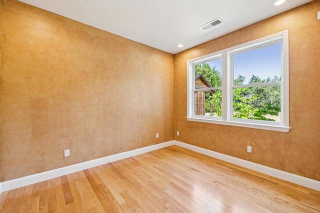 23583 Summit Road, Los Gatos CA: https://media.crmls.org/mediaz/9c97330c-9e5d-40b2-9798-d9b46f743360.jpg