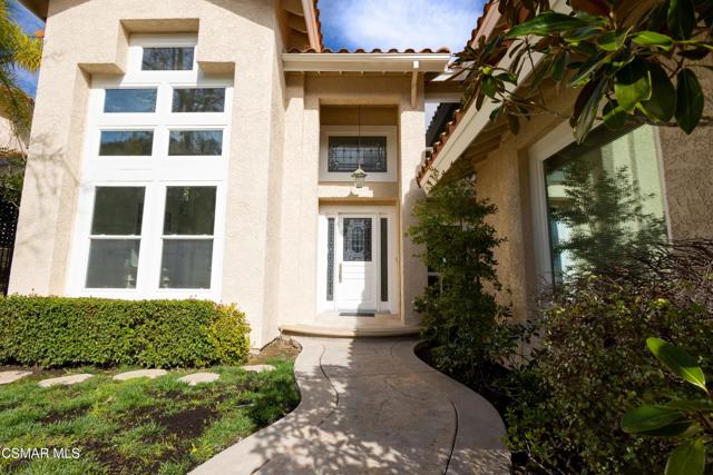 32715 Pacifica Court, Westlake Village CA: https://media.crmls.org/mediaz/9c9761e2-1324-49a2-b6b9-ea6f9f85b558.jpg