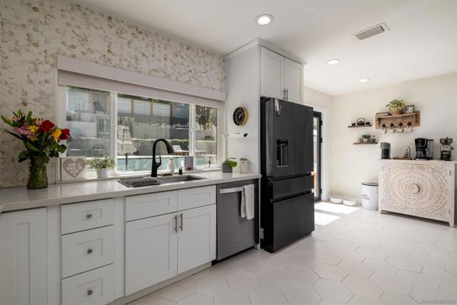 3859 Mount Rubidoux Drive, Riverside CA: https://media.crmls.org/mediaz/9c9771ad-4a94-409b-a4e6-422a7630d303.jpg