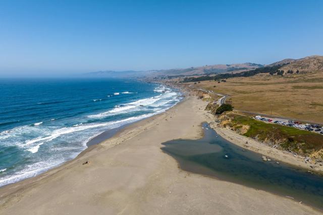 14550 Valley Ford Estero, Valley Ford CA: https://media.crmls.org/mediaz/9c97e468-369a-48a4-8318-96277b3d0421.jpg