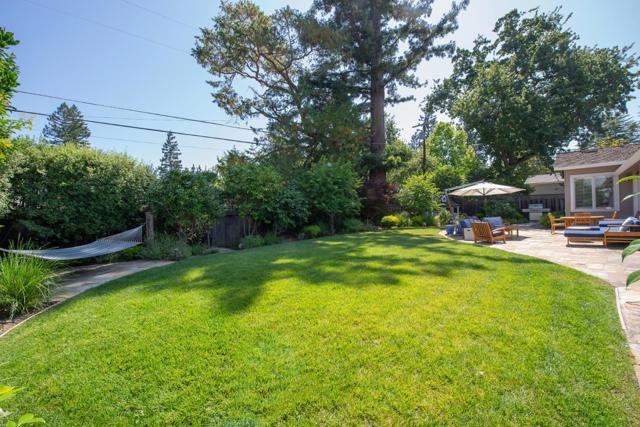 1360 Elder Avenue, Menlo Park CA: https://media.crmls.org/mediaz/9c9929ee-ebcd-4348-b53d-050ccd652d95.jpg