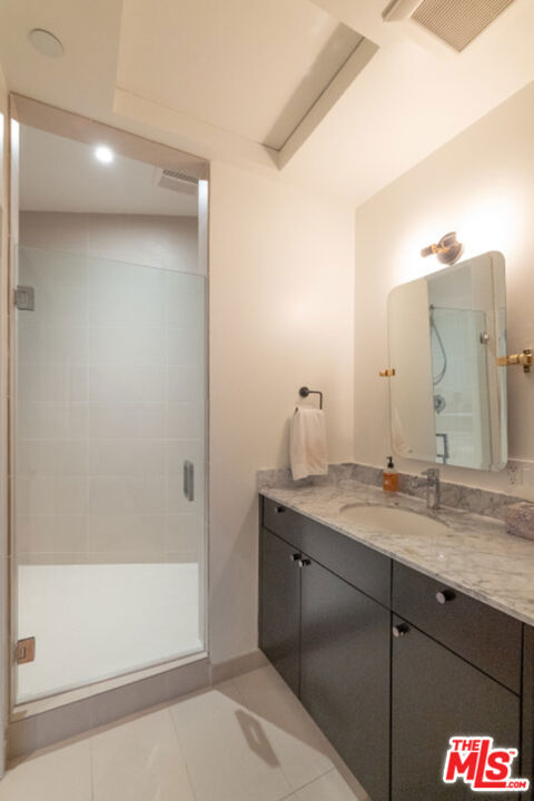 8465 Franklin Avenue, West Hollywood CA: https://media.crmls.org/mediaz/9c99f53d-b27c-4568-97a2-d120822257d3.jpg