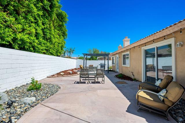 45405 Deerbrook Circle, La Quinta CA: https://media.crmls.org/mediaz/9c9a0de8-c5b5-427e-a65d-95471efd5106.jpg