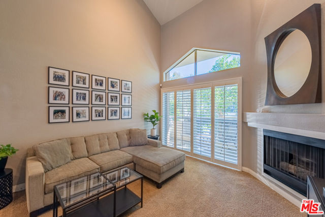 21550 Burbank Boulevard, 315 photo 5